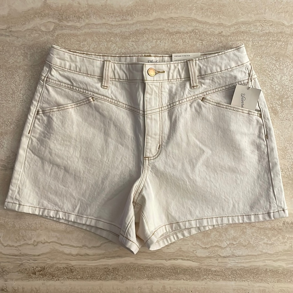 Universal Threads High Rise Cotton Stretch Midi Shorts Ecru Beige